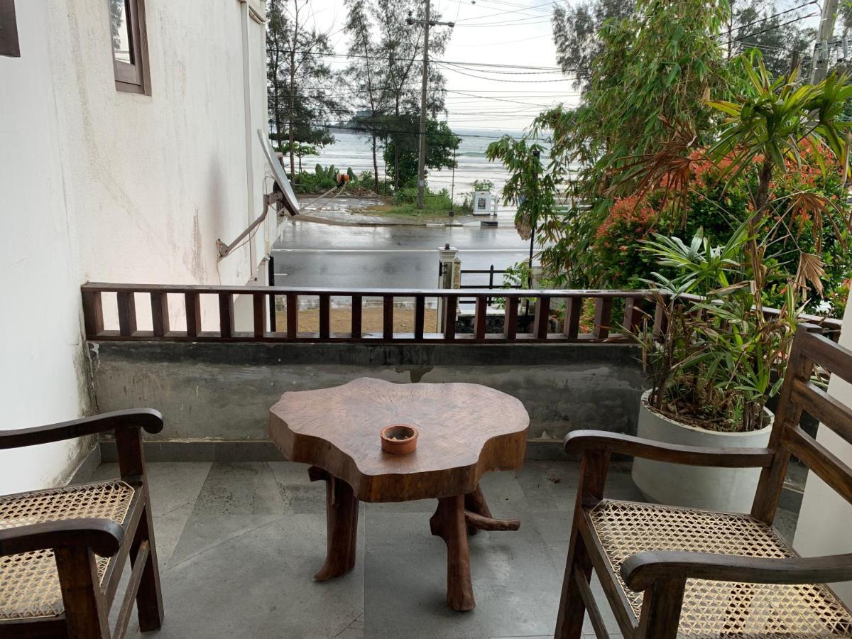 Ceylon Surf Guest And Restaurant Bed and Breakfast Weligama Eksteriør billede