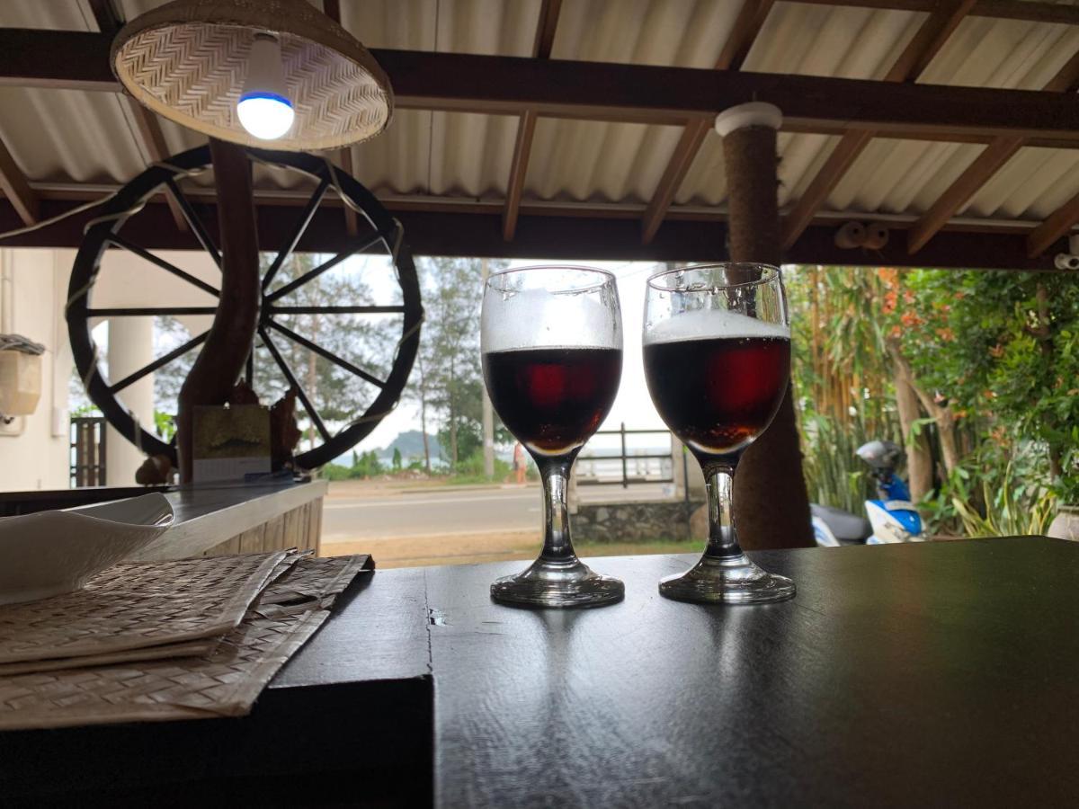 Ceylon Surf Guest And Restaurant Bed and Breakfast Weligama Eksteriør billede