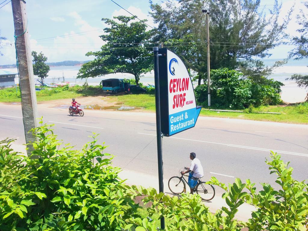 Ceylon Surf Guest And Restaurant Bed and Breakfast Weligama Eksteriør billede