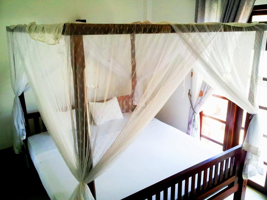 Ceylon Surf Guest And Restaurant Bed and Breakfast Weligama Værelse billede