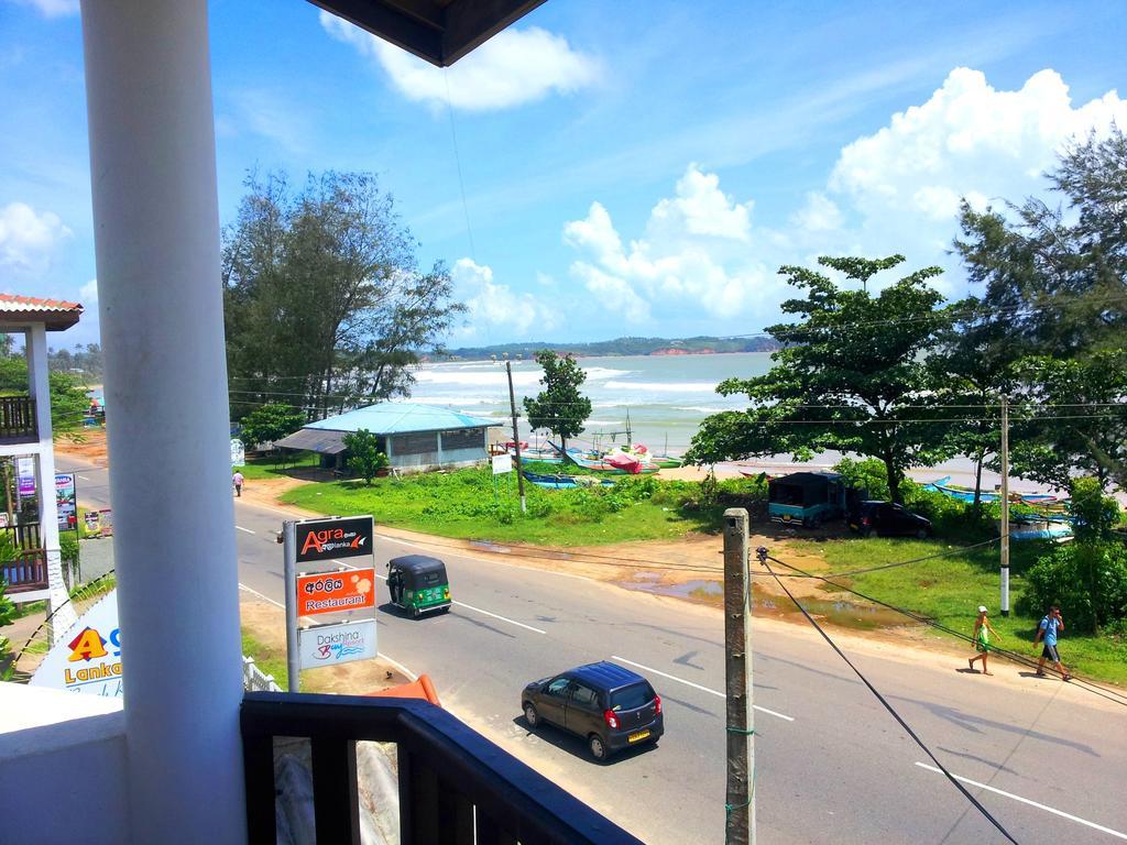 Ceylon Surf Guest And Restaurant Bed and Breakfast Weligama Værelse billede