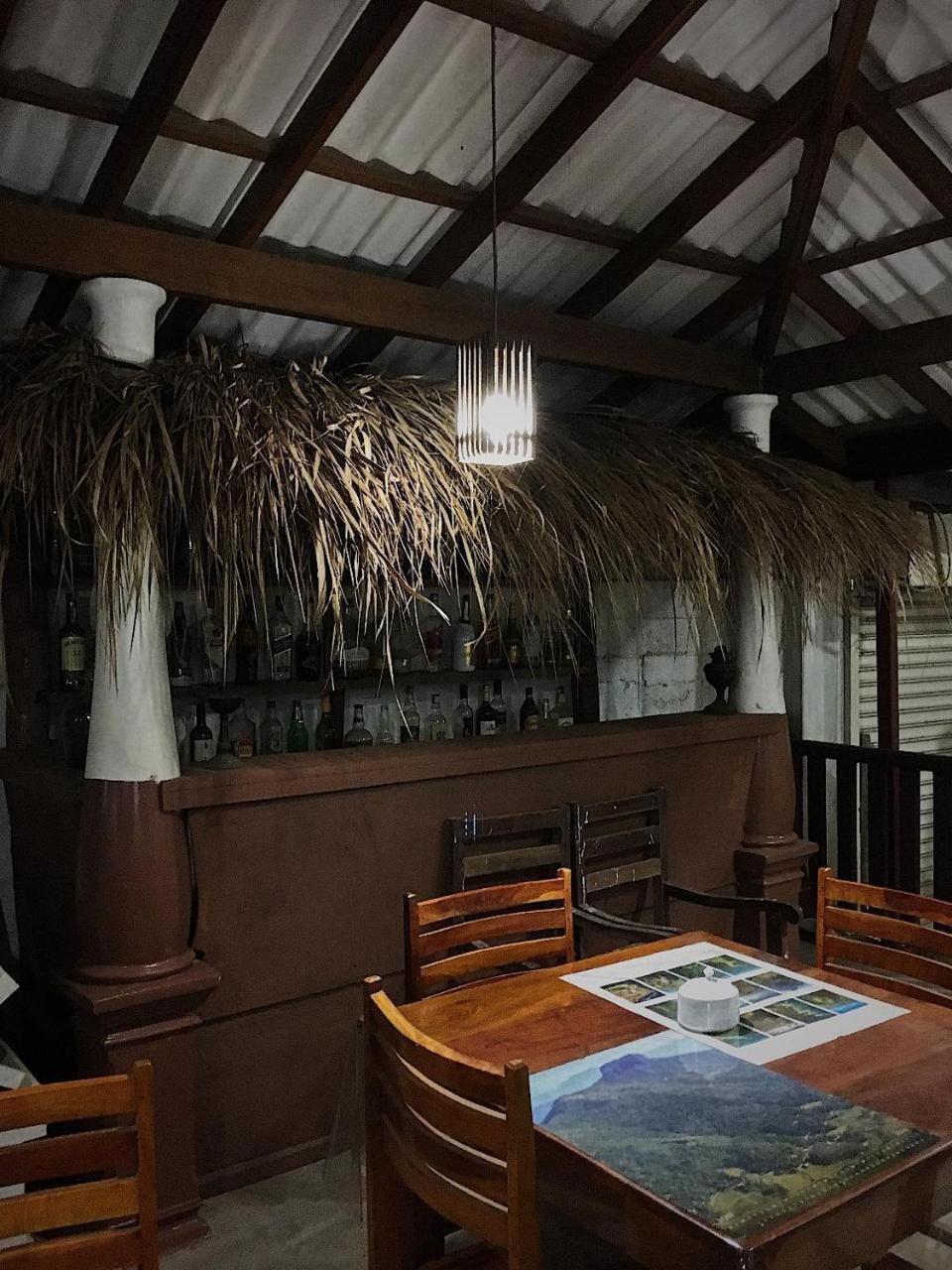 Ceylon Surf Guest And Restaurant Bed and Breakfast Weligama Eksteriør billede